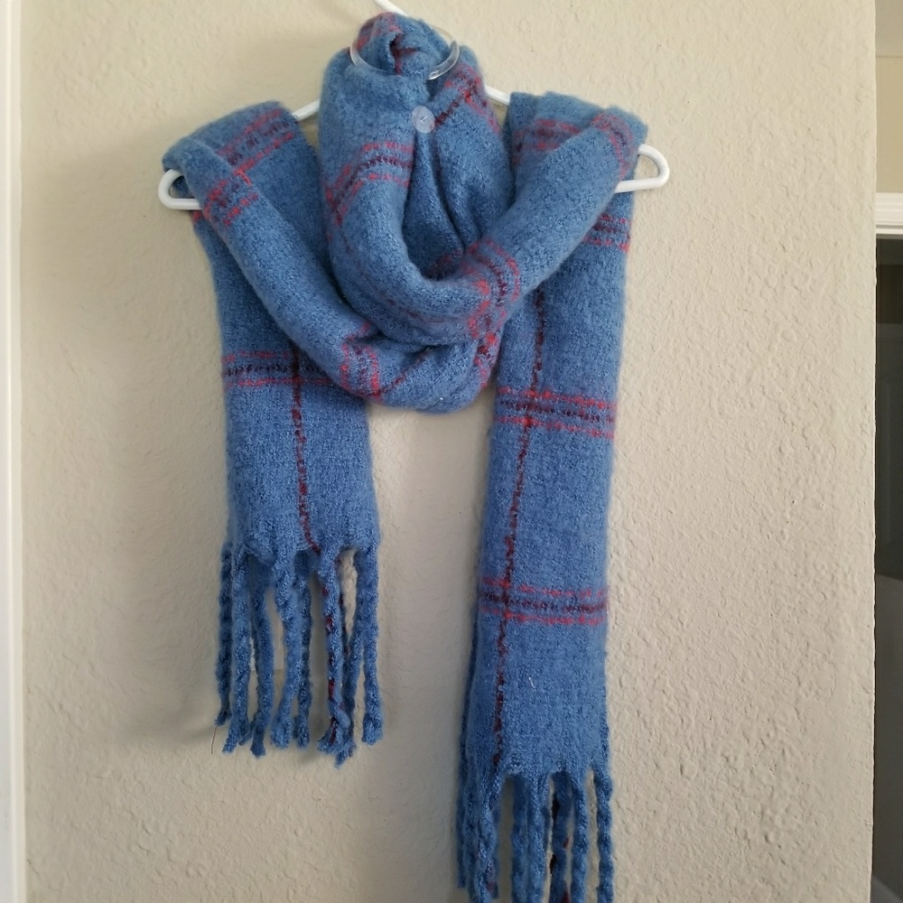NWT blue scarf